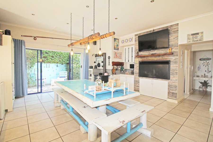 3 Bedroom Property for Sale in Blue Lagoon Western Cape